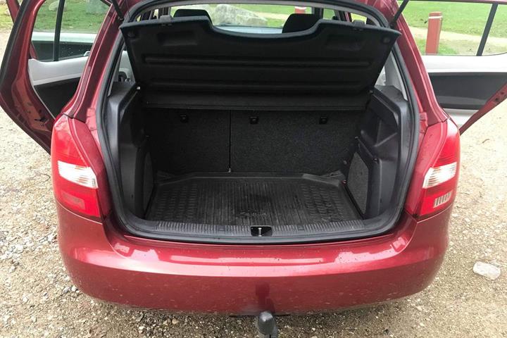 Rød Skoda Fabia fra 2007