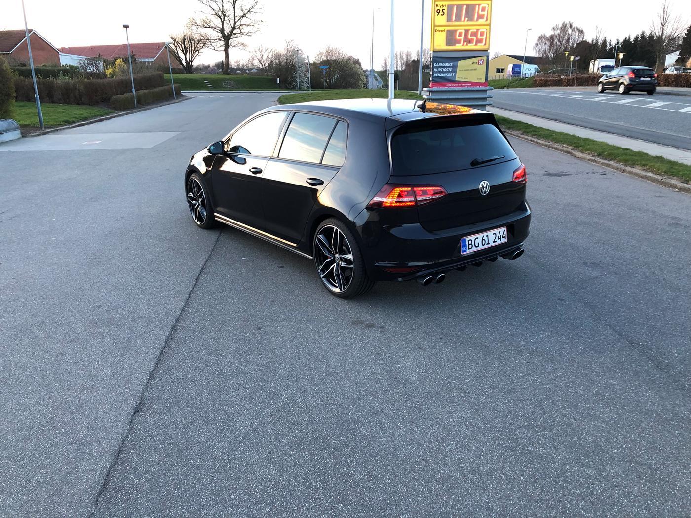 Sort VW Golf VII fra 2013