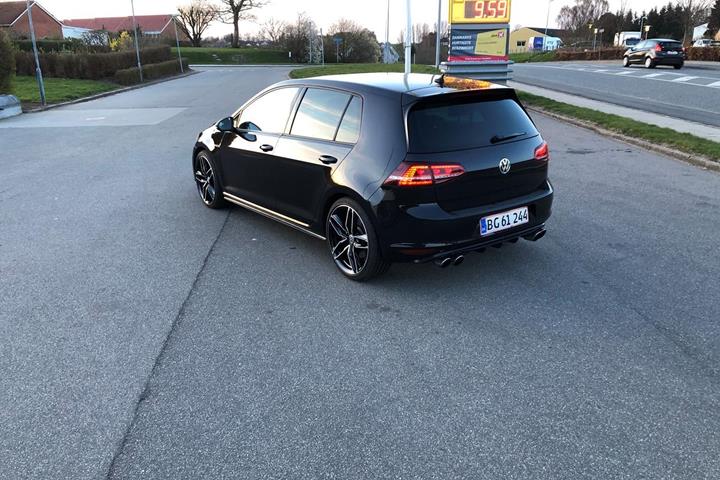 Sort VW Golf VII fra 2013