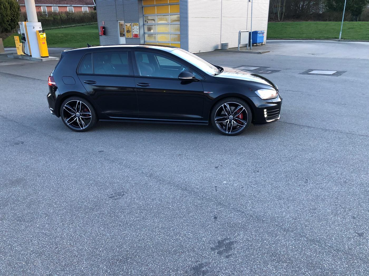 Sort VW Golf VII fra 2013