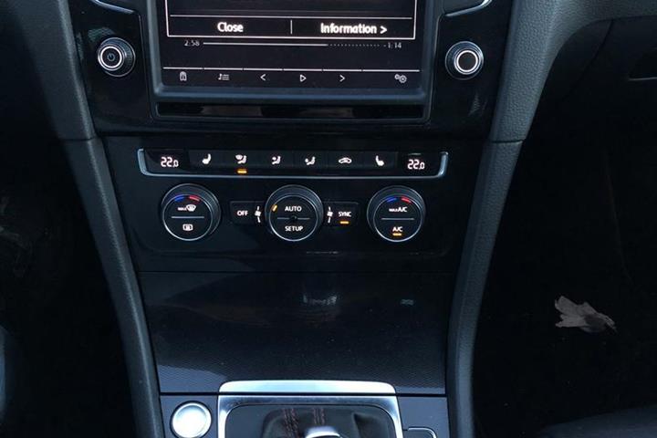 Sort VW Golf VII fra 2013