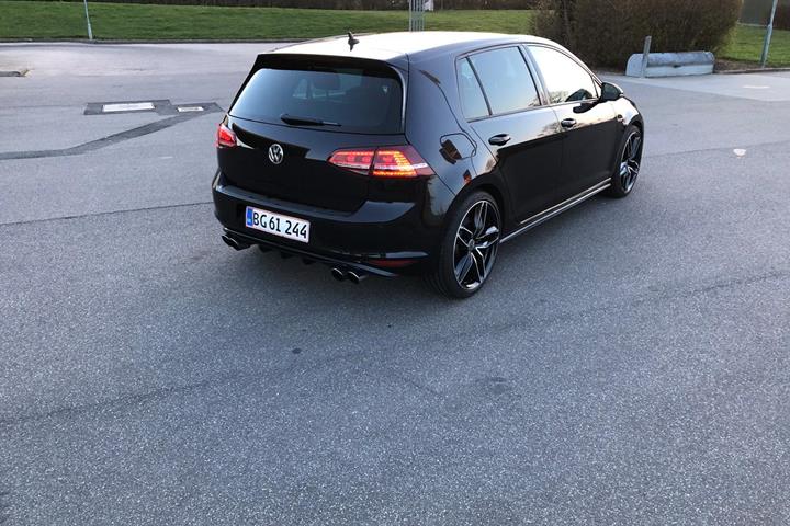 Sort VW Golf VII fra 2013