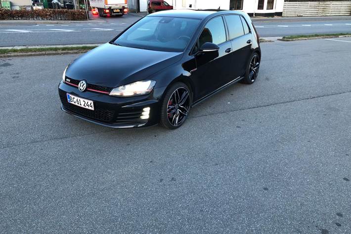 Sort VW Golf VII fra 2013