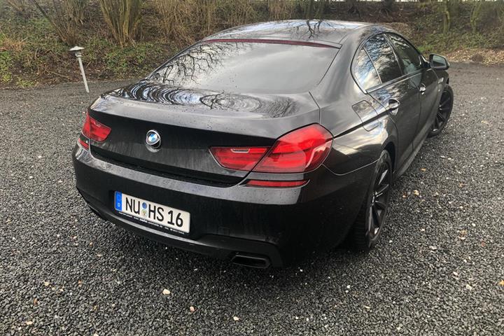 Sort BMW 650 fra 2016