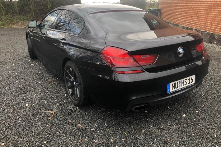 Sort BMW 650 fra 2016
