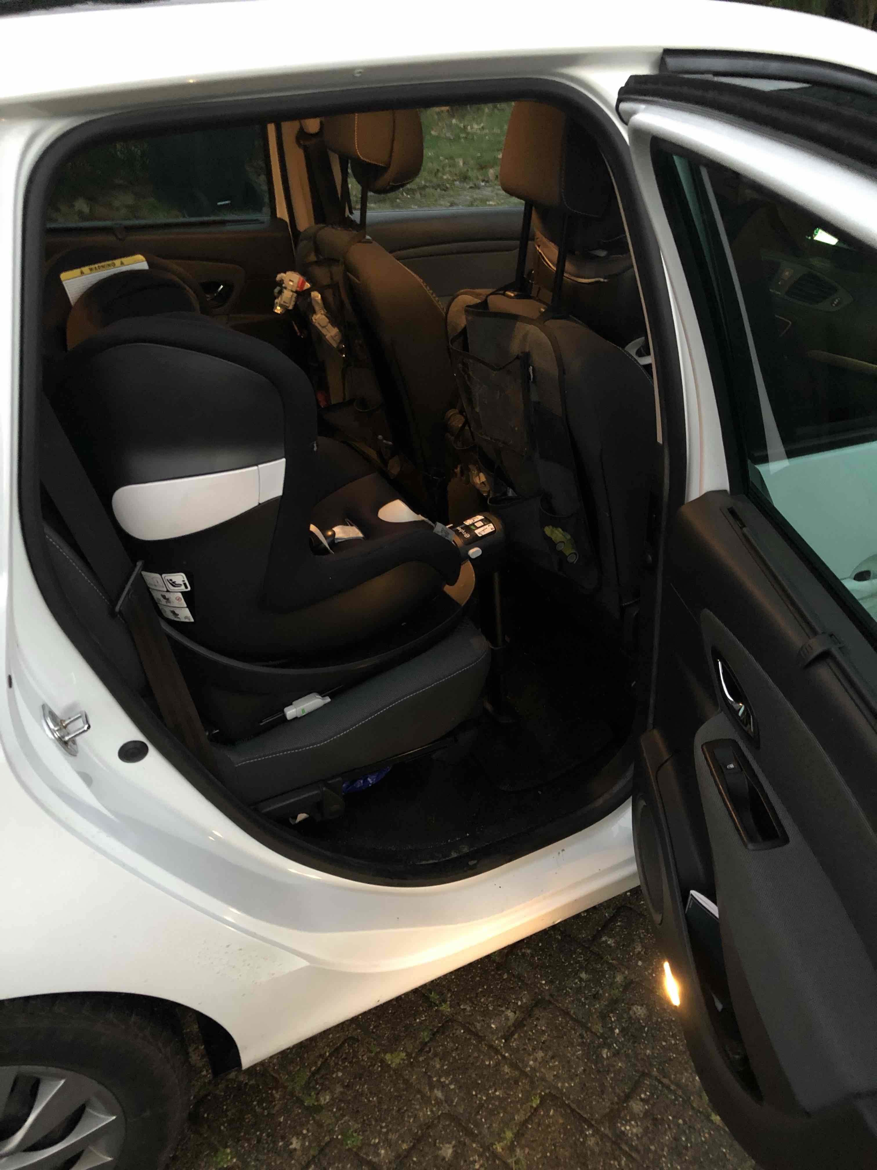 Hvid Renault Grand Scenic III fra 2011