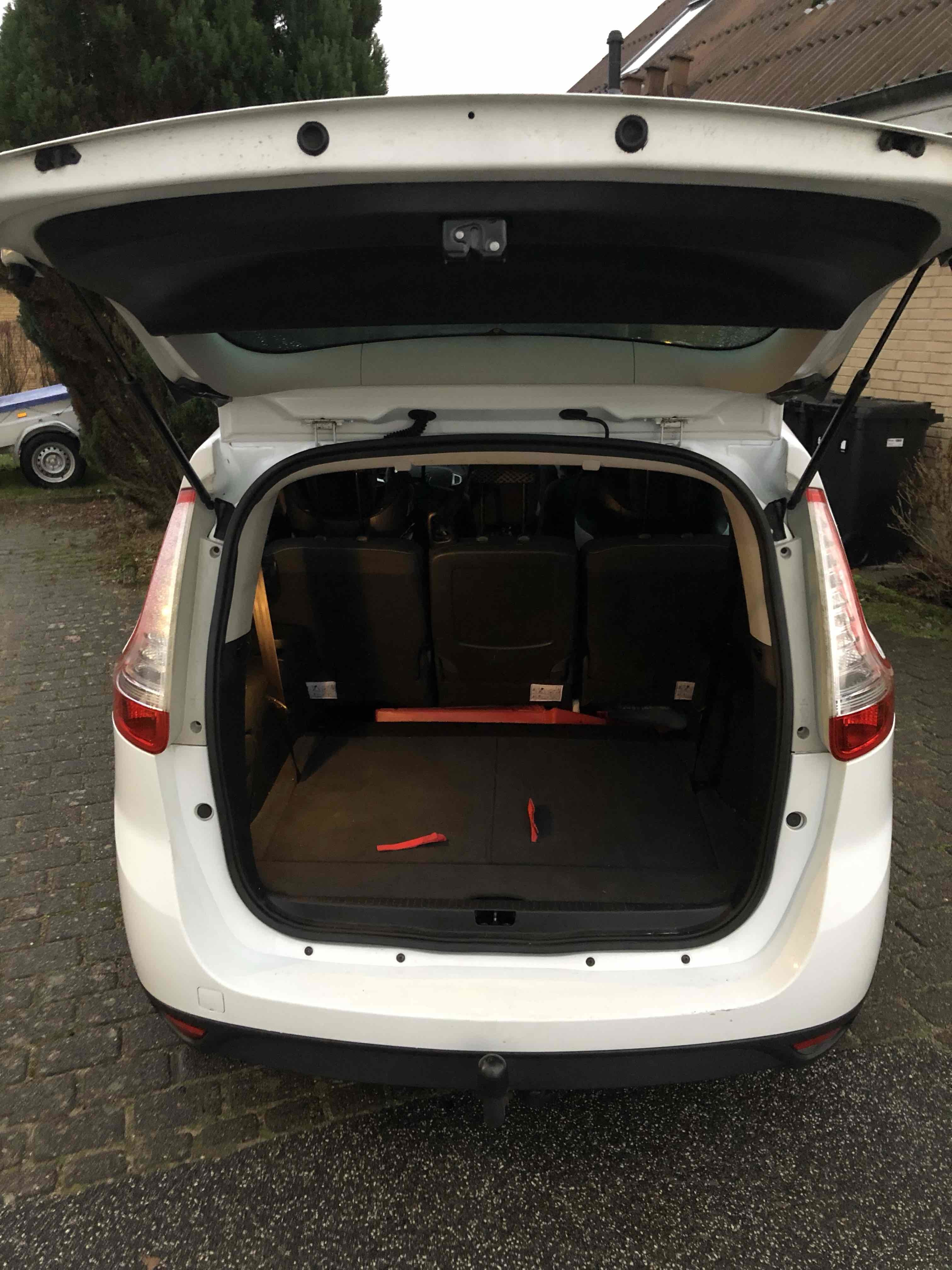 Hvid Renault Grand Scenic III fra 2011