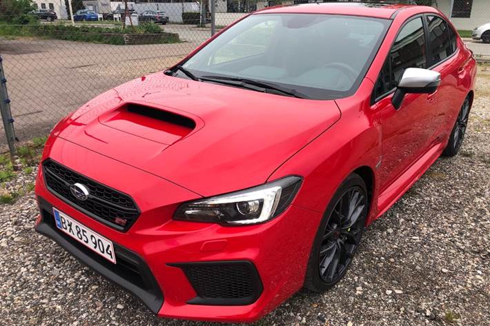 Grå Subaru WRX fra 2018