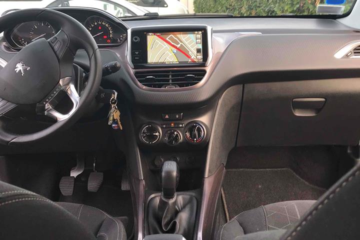 Sort Peugeot 2008 fra 2014