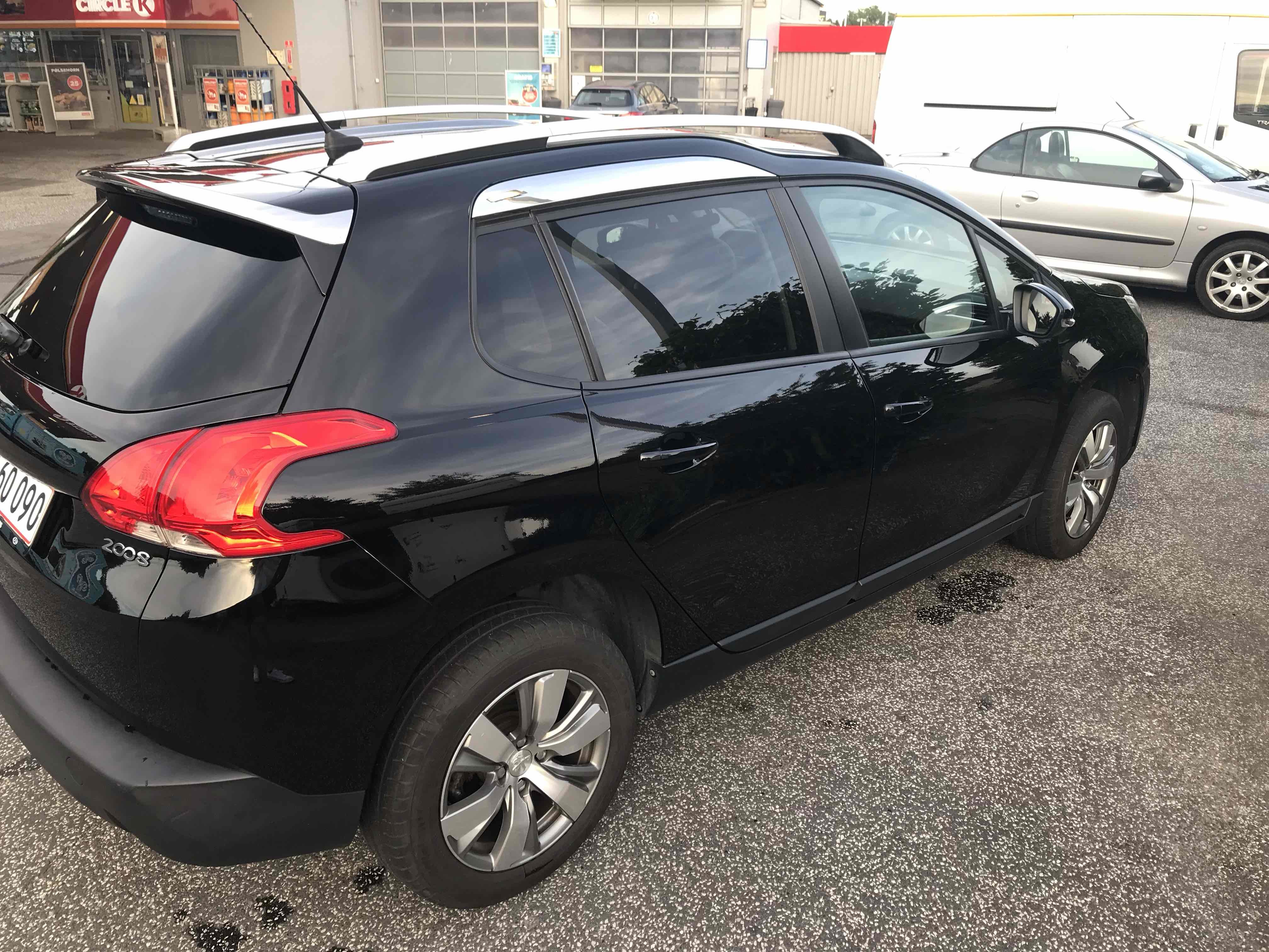 Sort Peugeot 2008 fra 2014