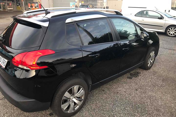 Sort Peugeot 2008 fra 2014