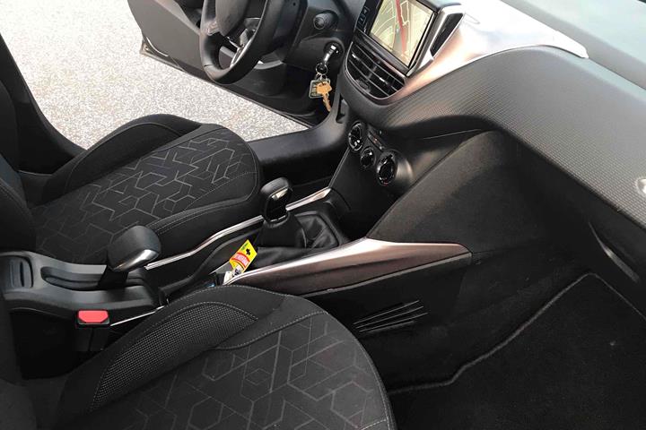 Sort Peugeot 2008 fra 2014