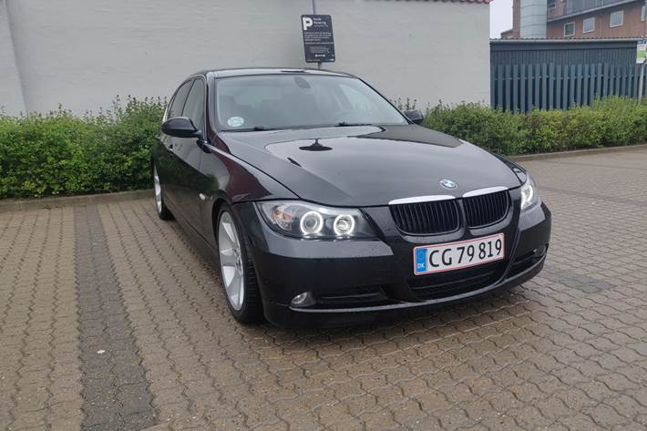 Sort BMW 320d fra 2007