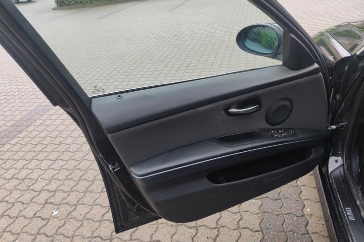 Sort BMW 320d fra 2007