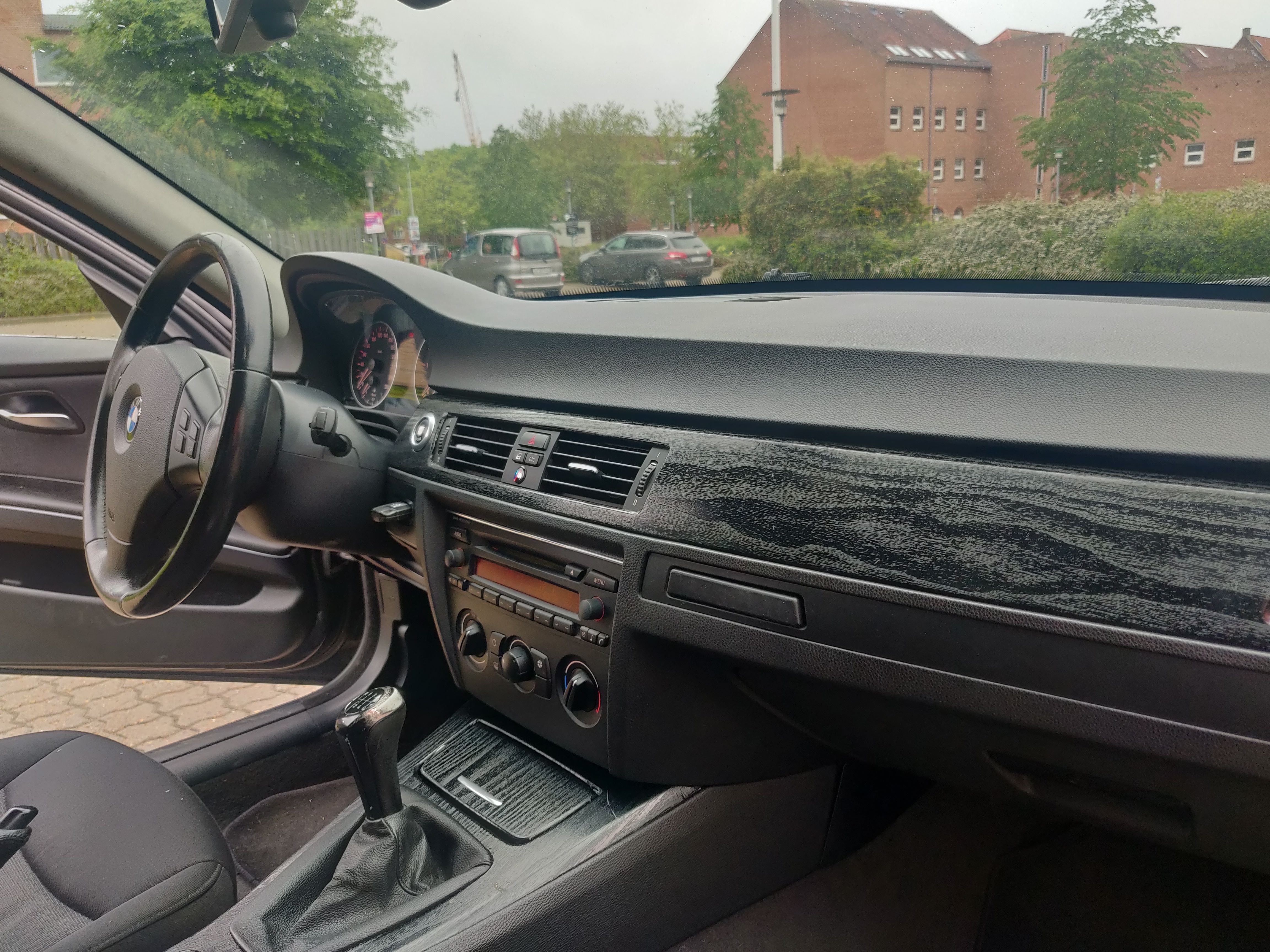 Sort BMW 320d fra 2007