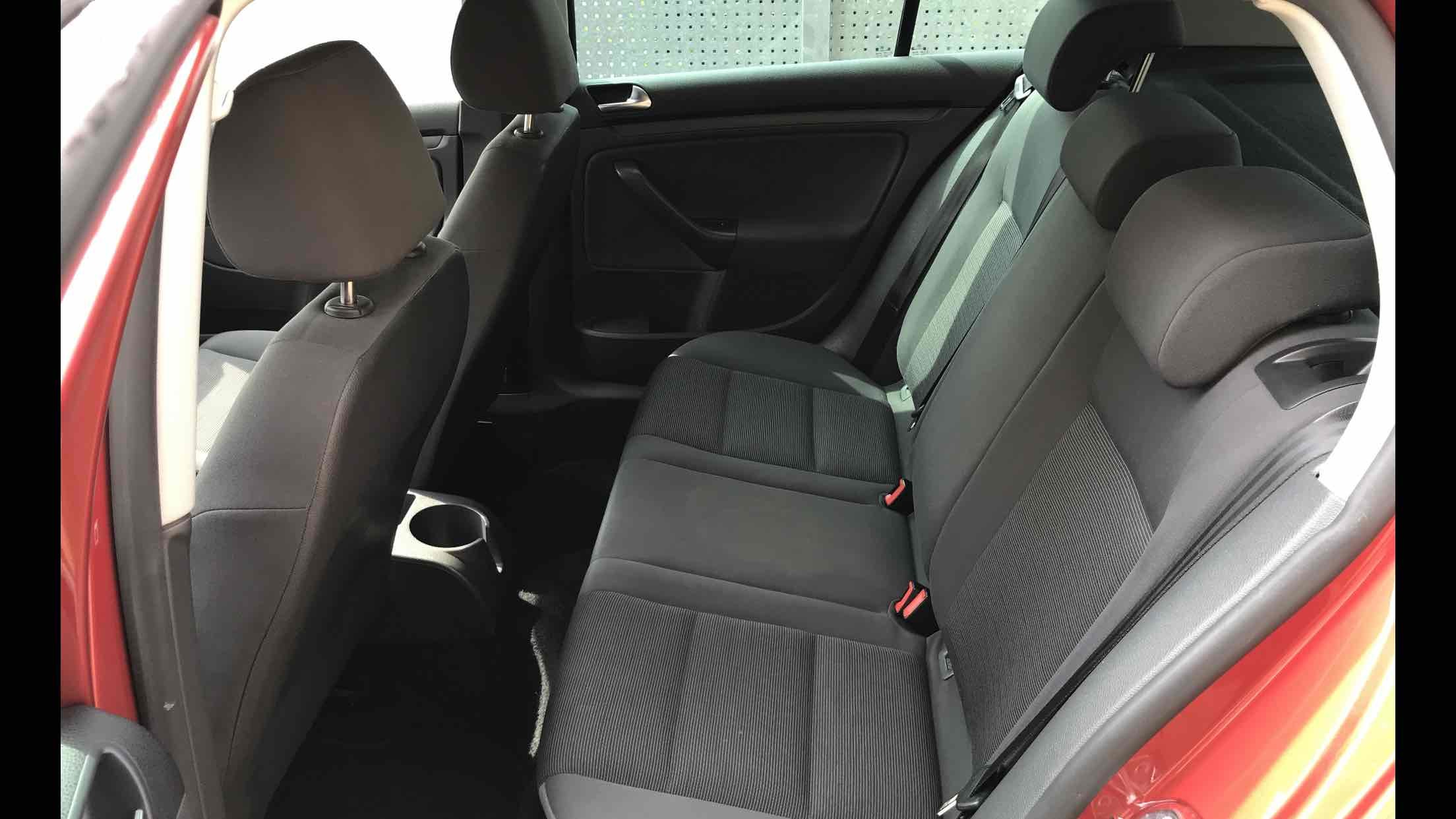 Rød VW Golf V fra 2007