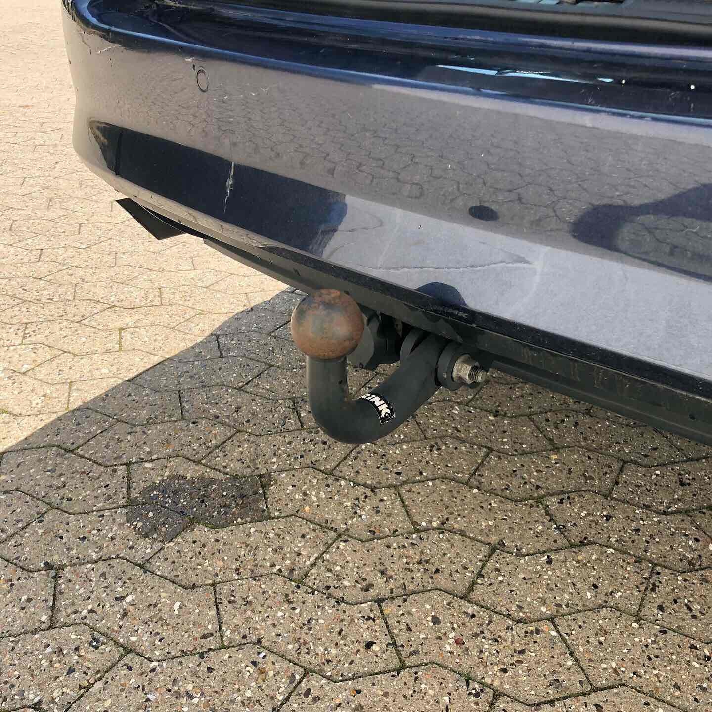 Blå VW Passat fra 2011