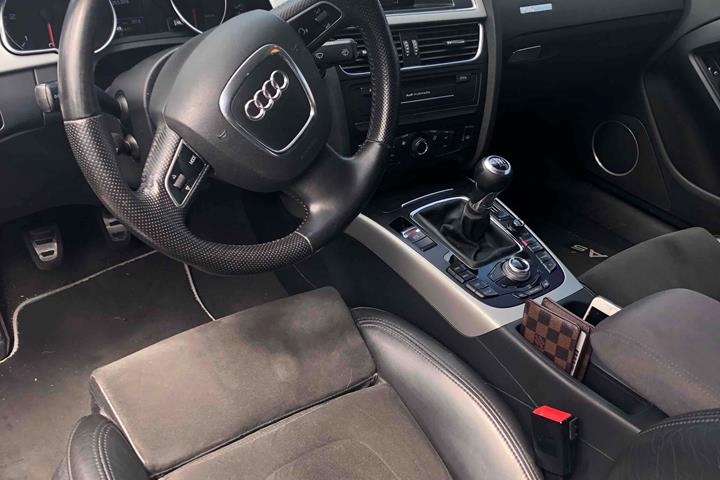 Sort Audi A5 fra 2009