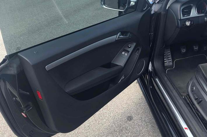 Sort Audi A5 fra 2009