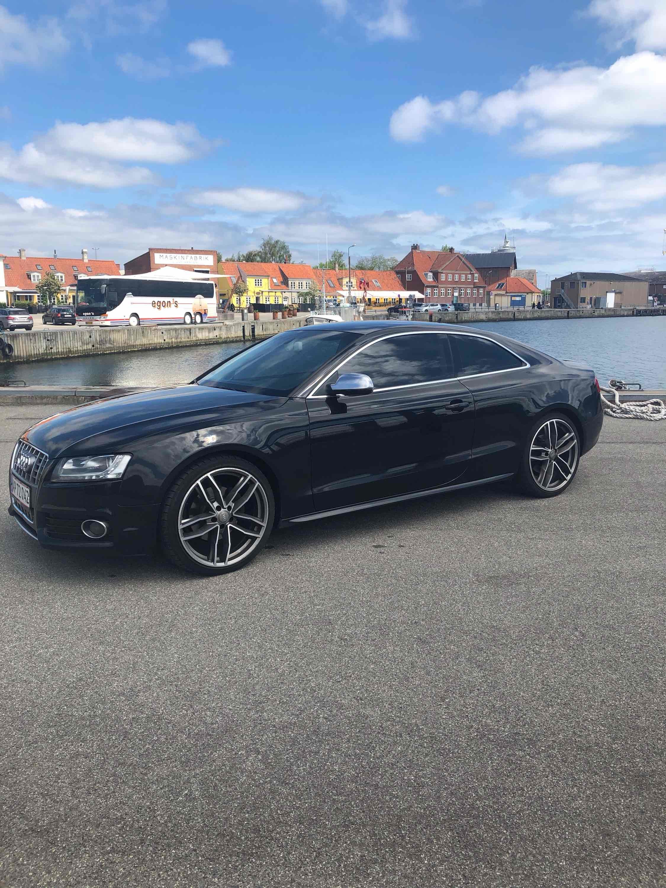 Sort Audi A5 fra 2009