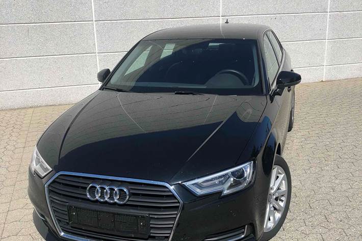 Sort Audi A3 fra 2016