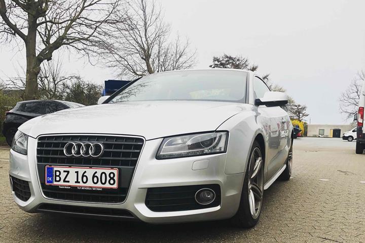 Sølv Audi A5 fra 2011