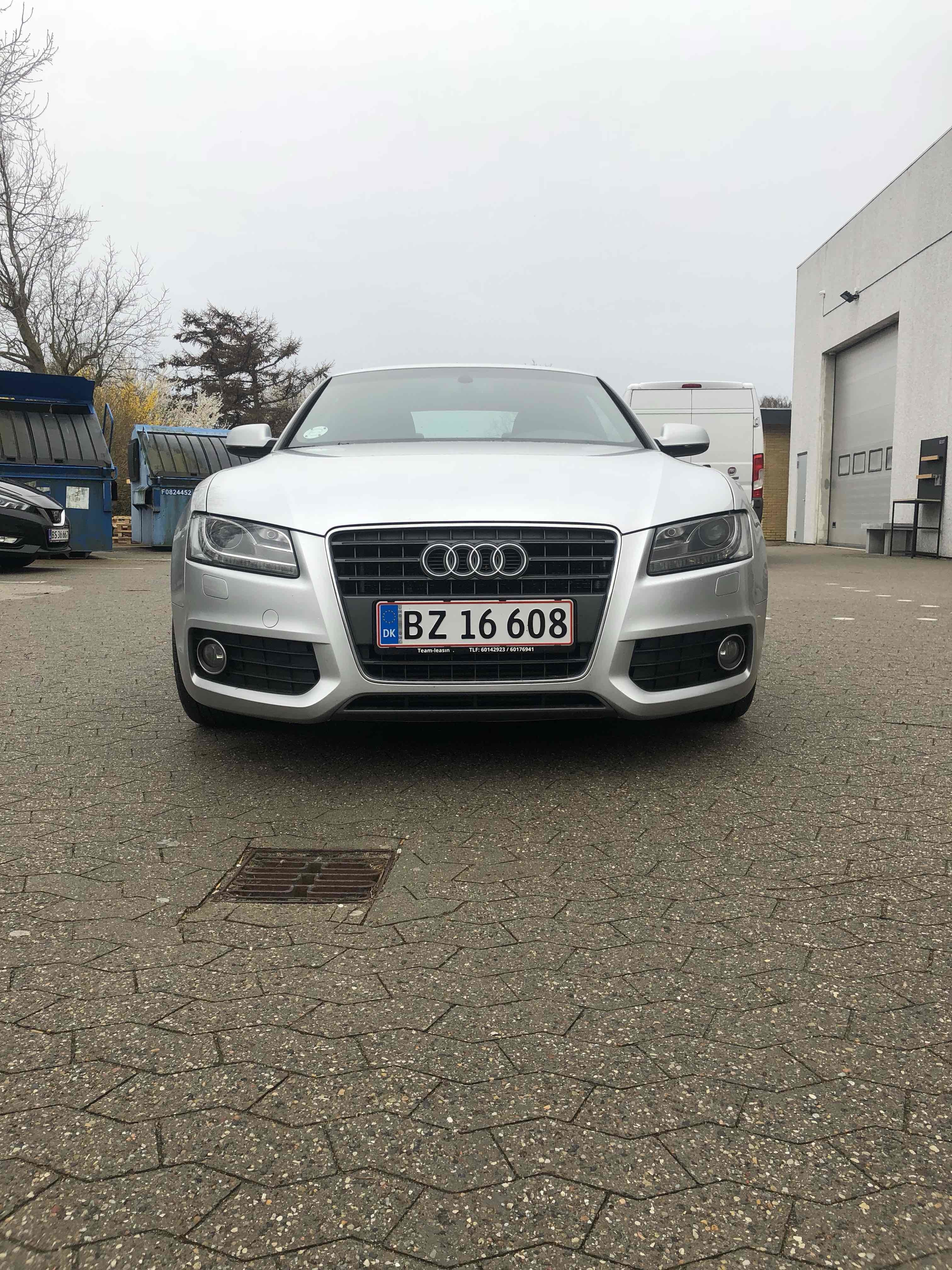 Sølv Audi A5 fra 2011