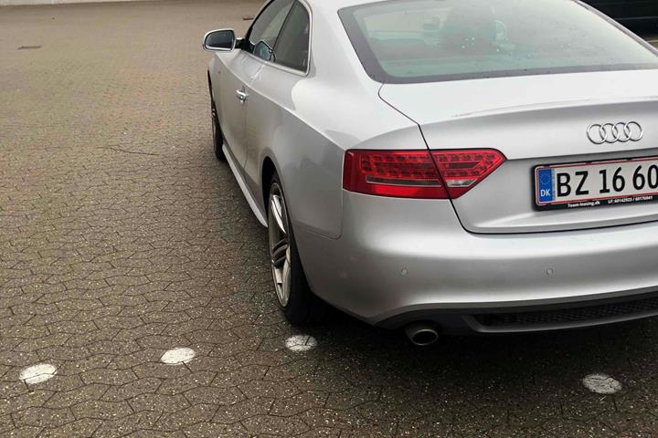 Sølv Audi A5 fra 2011