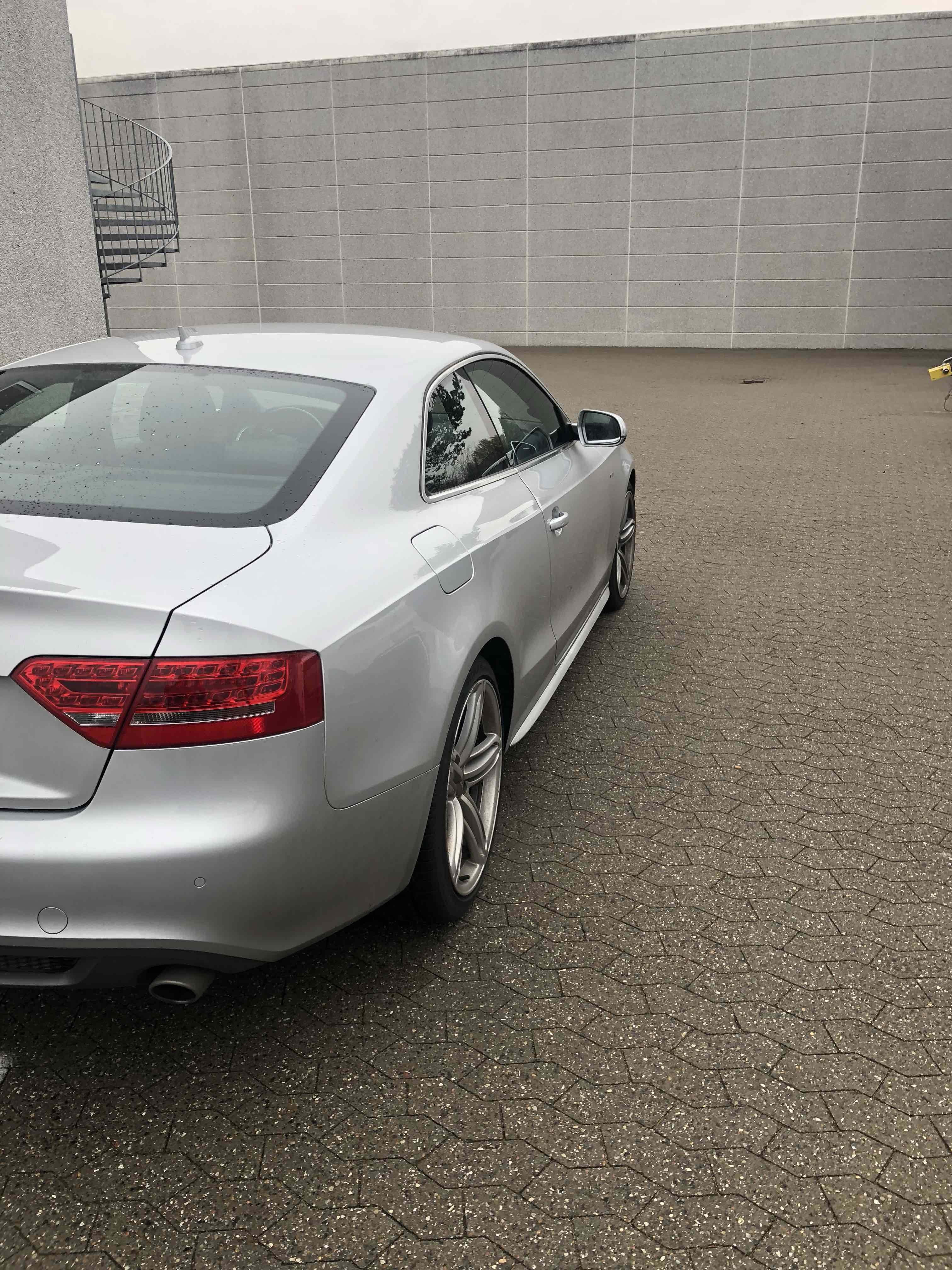Sølv Audi A5 fra 2011