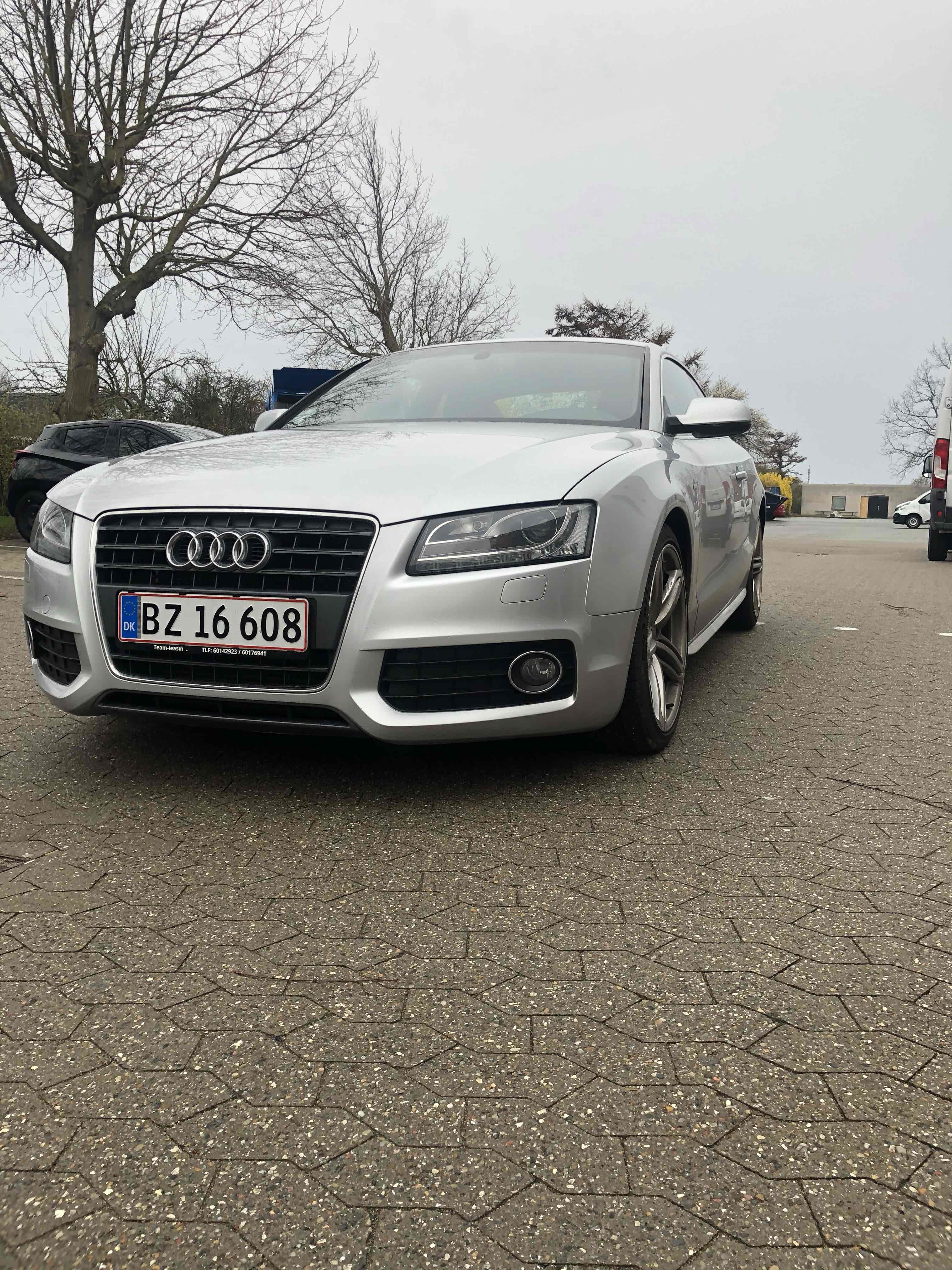 Sølv Audi A5 fra 2011