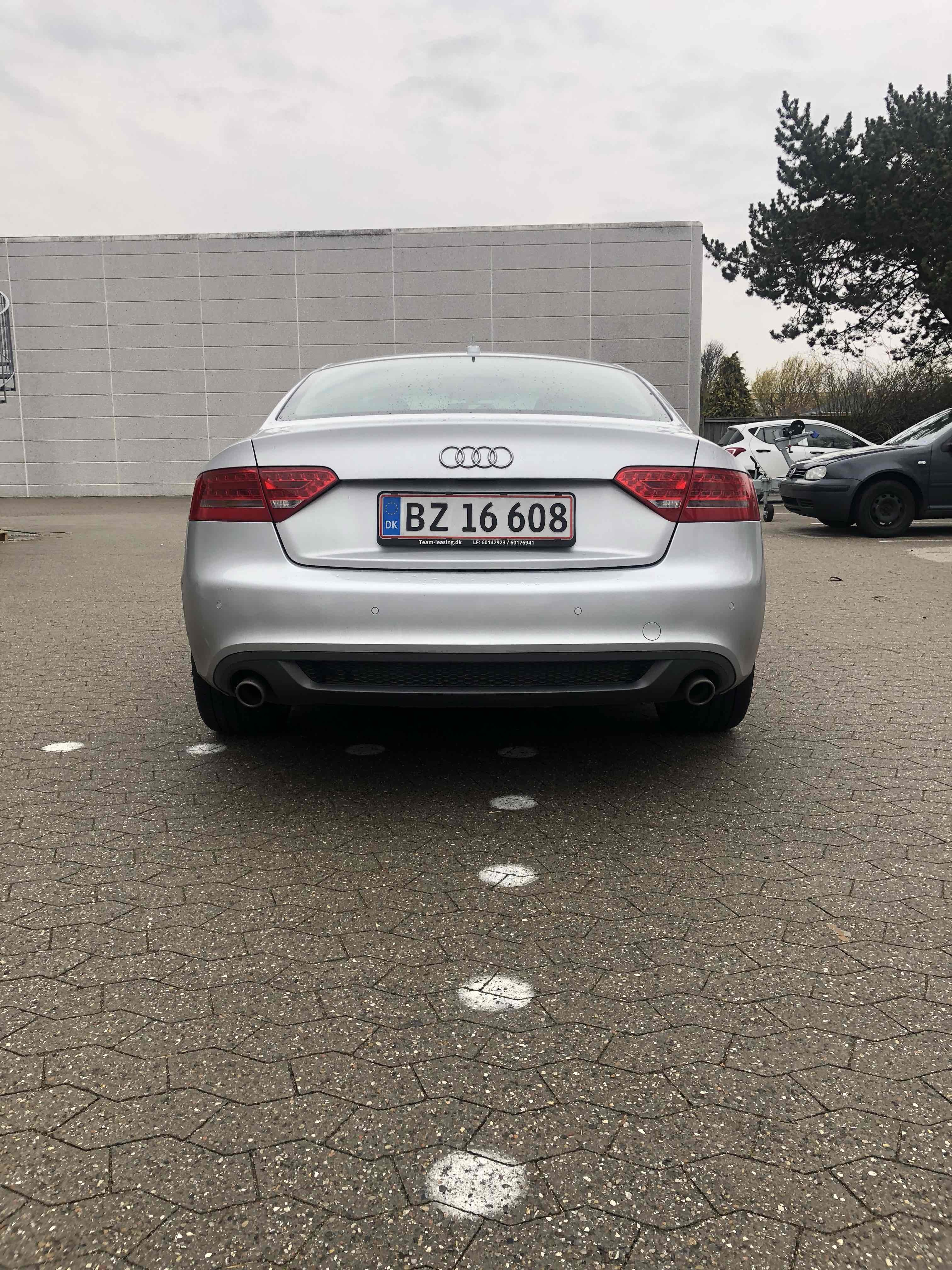Sølv Audi A5 fra 2011