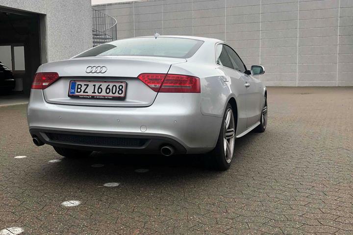 Sølv Audi A5 fra 2011