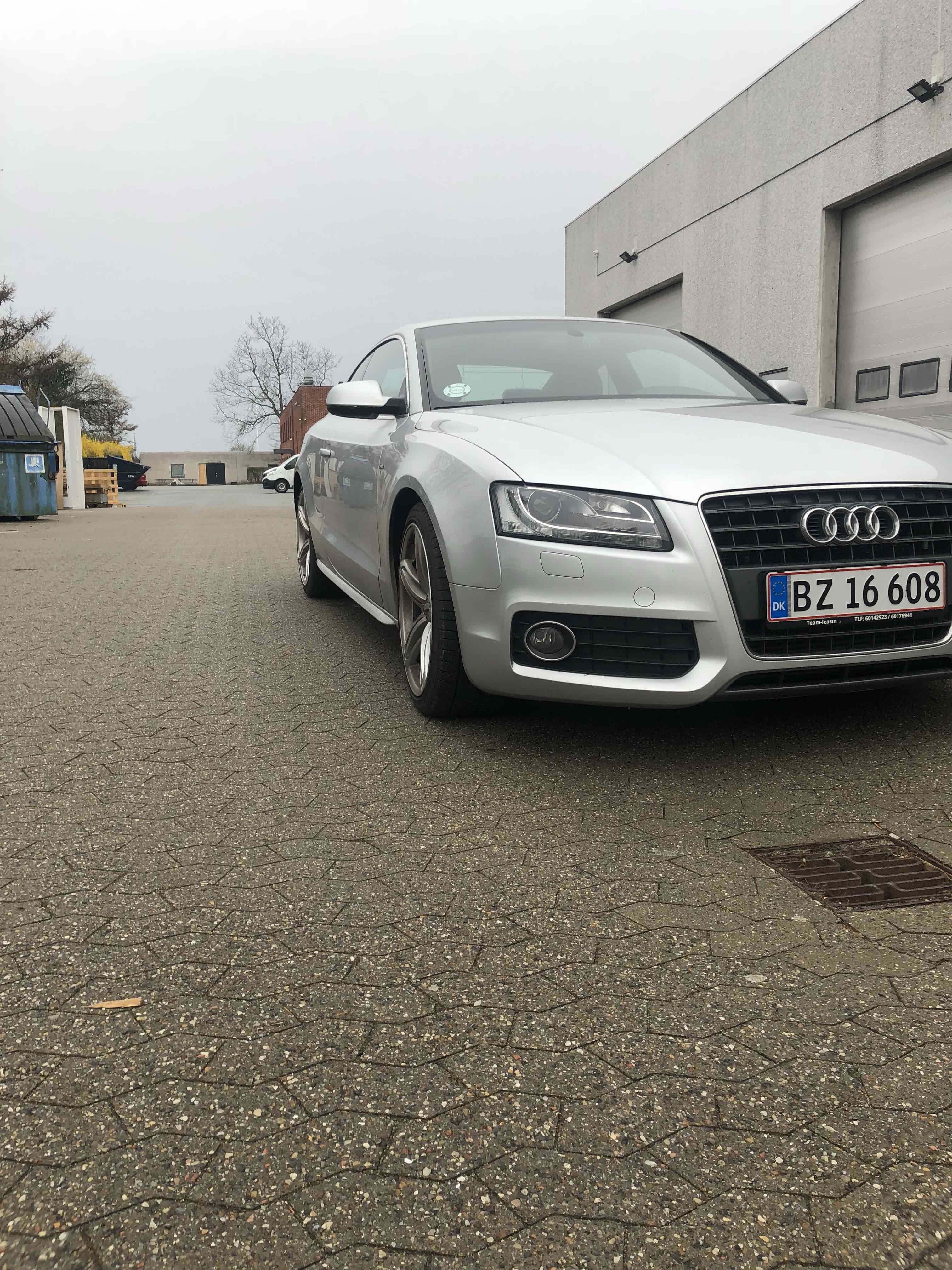 Sølv Audi A5 fra 2011