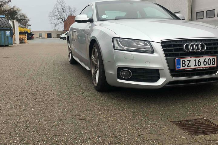 Sølv Audi A5 fra 2011
