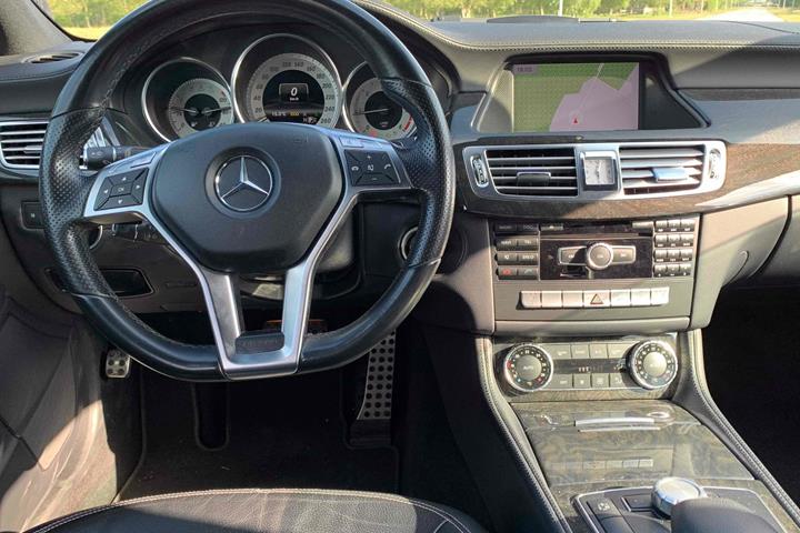 Sort Mercedes CLS250 fra 2013