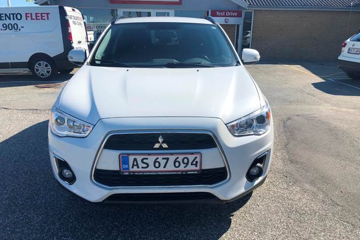 Grå Mitsubishi ASX fra 2015