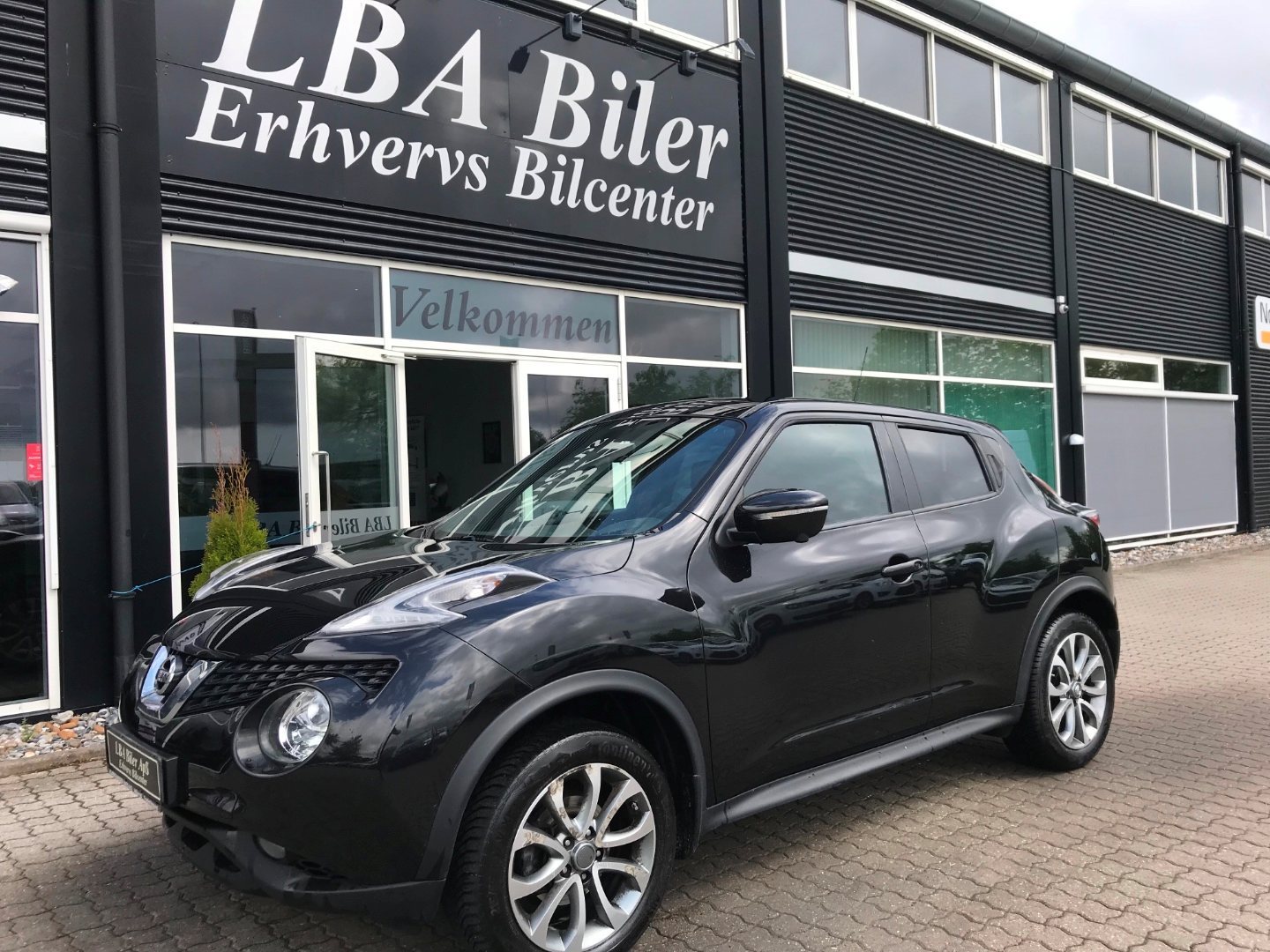 Sort Nissan Juke fra 2015