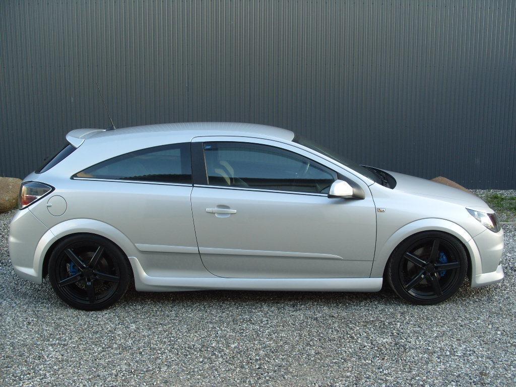 Grå Opel Astra fra 2007