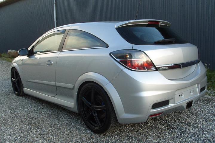Grå Opel Astra fra 2007