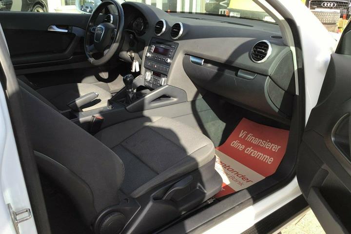Hvid Audi A3 fra 2011