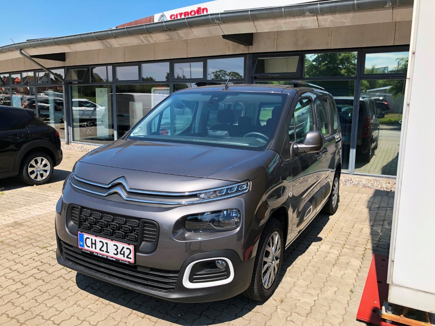 Grå Citroën Berlingo fra 2019