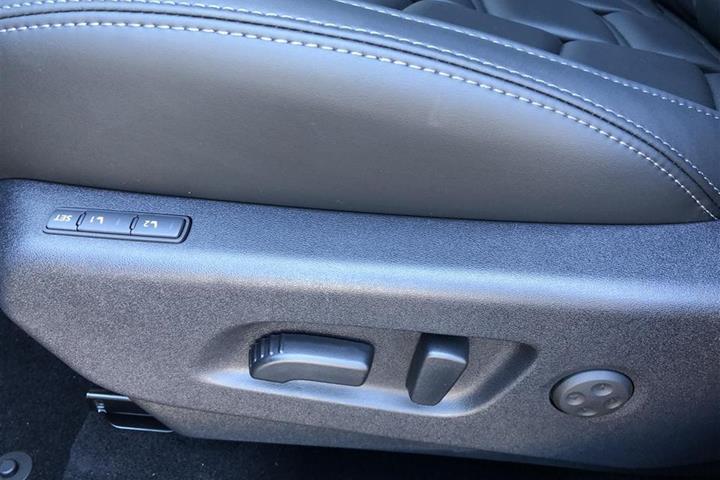 Sort Nissan Qashqai fra 2019