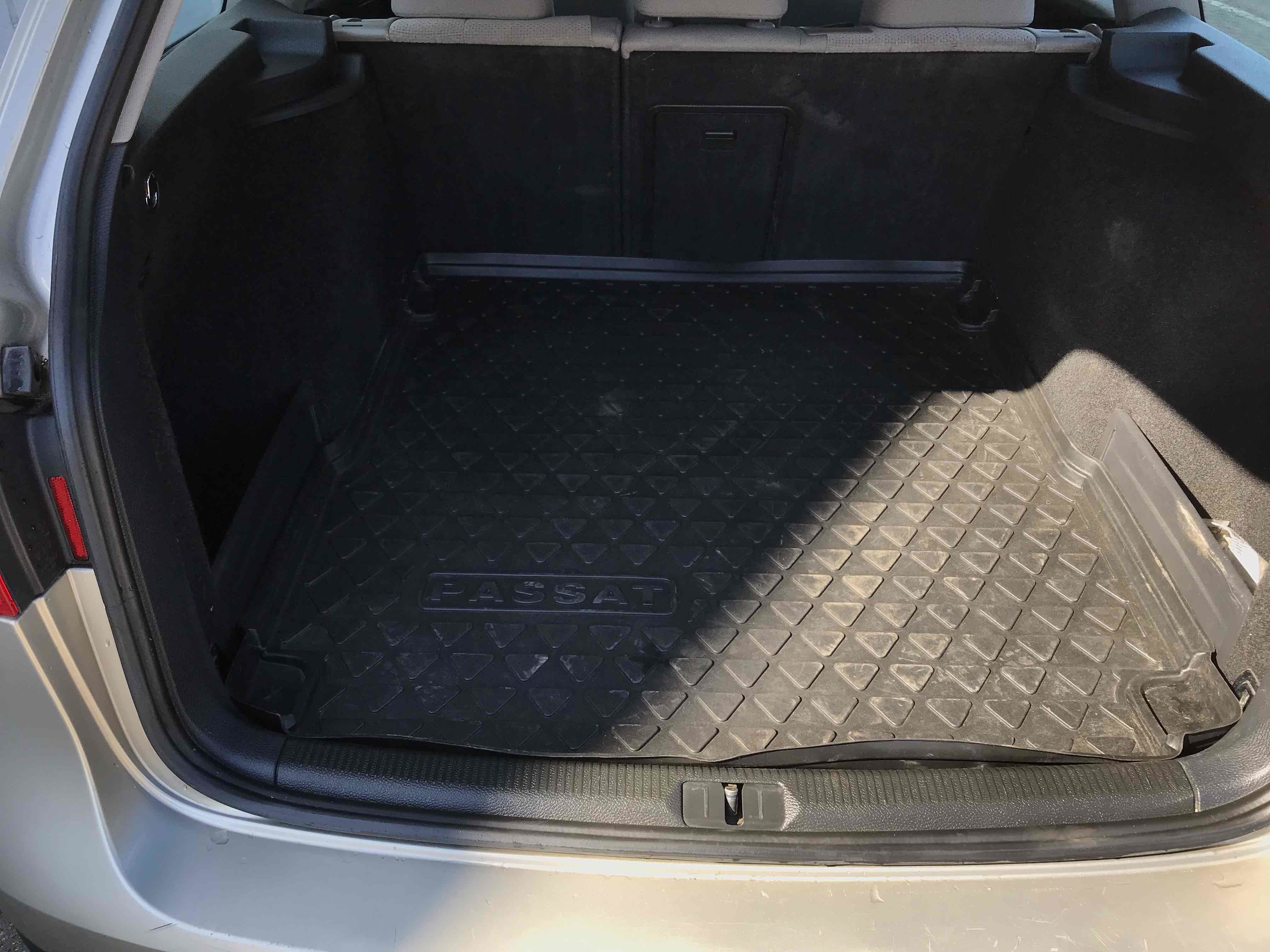 Beige VW Passat fra 2006