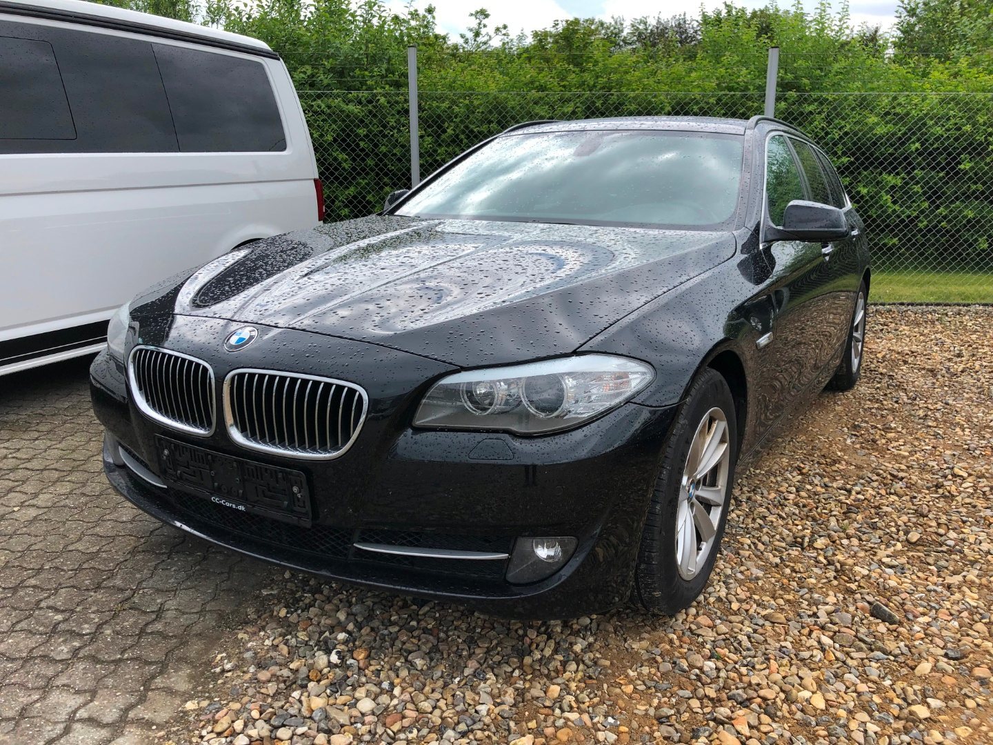 Grå BMW 520d fra 2011