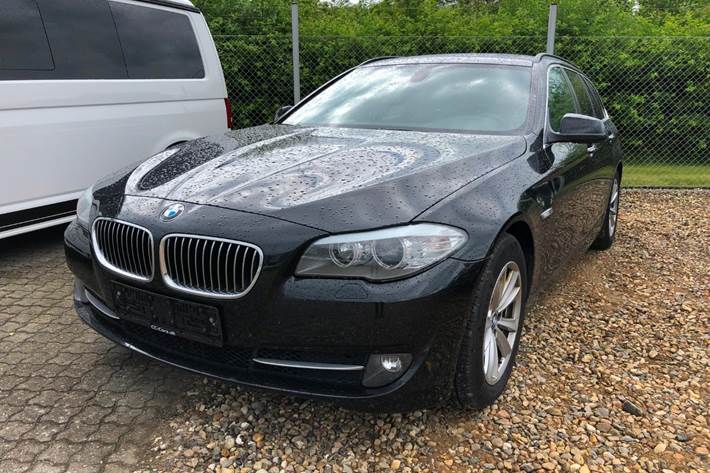 Grå BMW 520d fra 2011