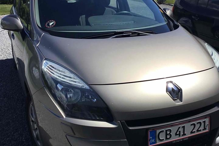 Guld Renault Scénic fra 2011