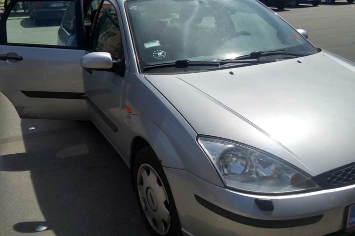 Grå Ford Focus fra 2003