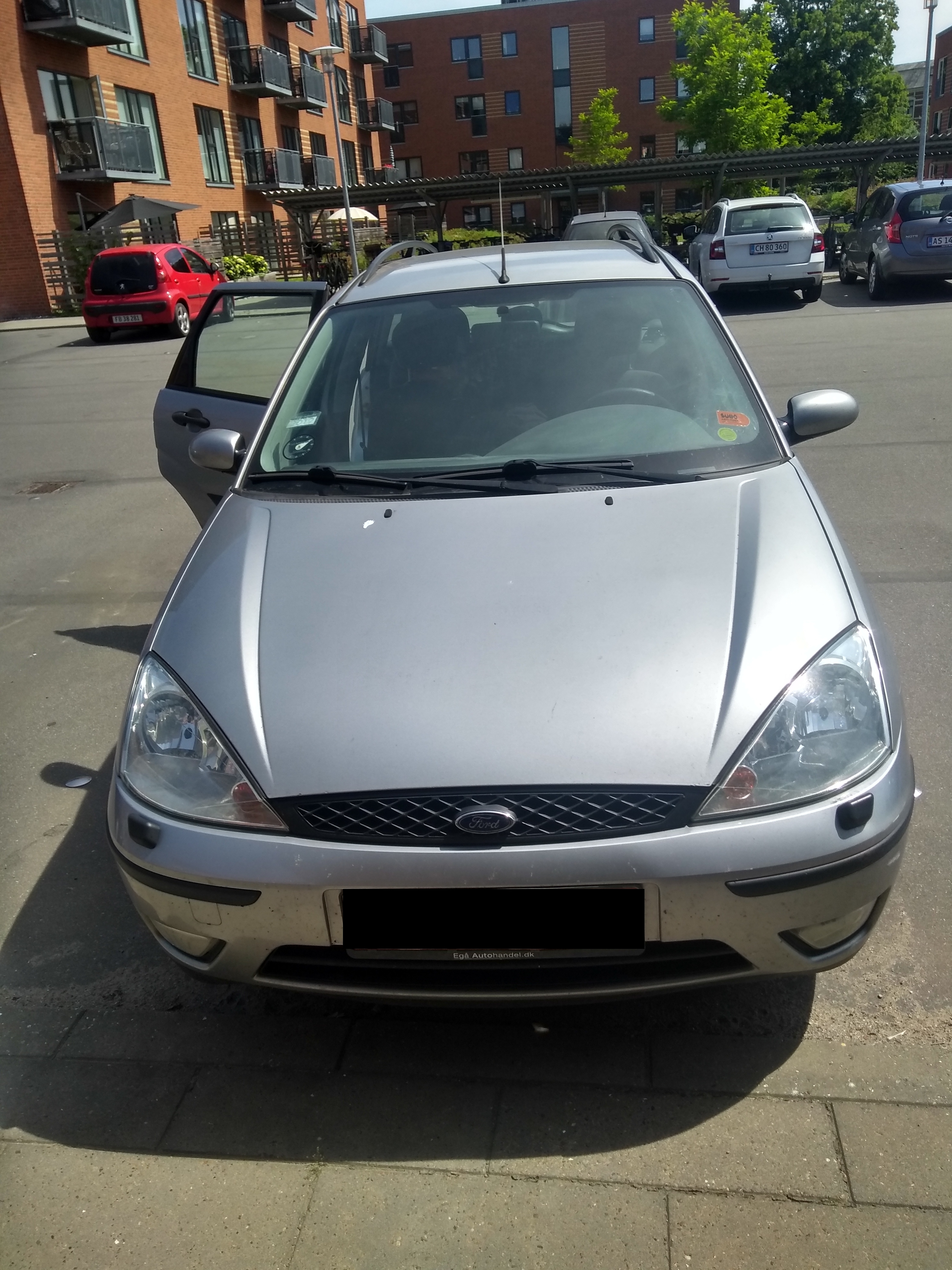 Grå Ford Focus fra 2003