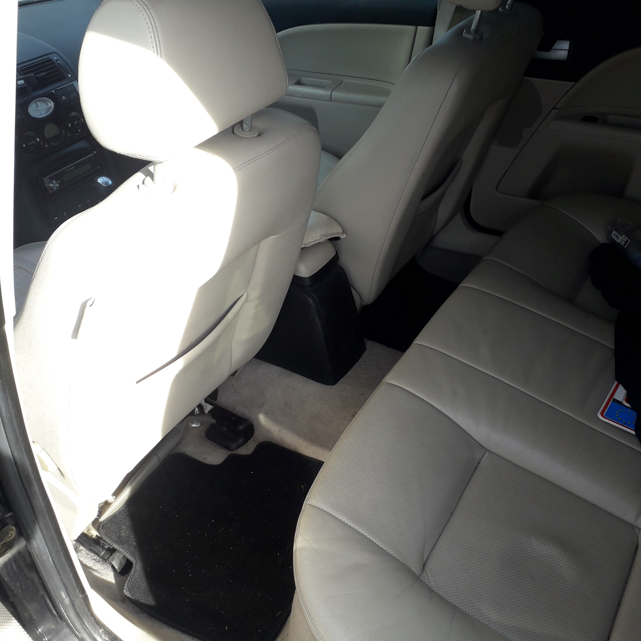 Sort Ford Mondeo fra 2001
