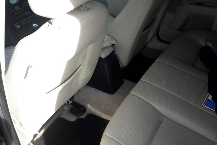 Sort Ford Mondeo fra 2001